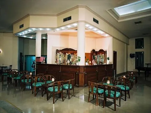 Royal Paradise
